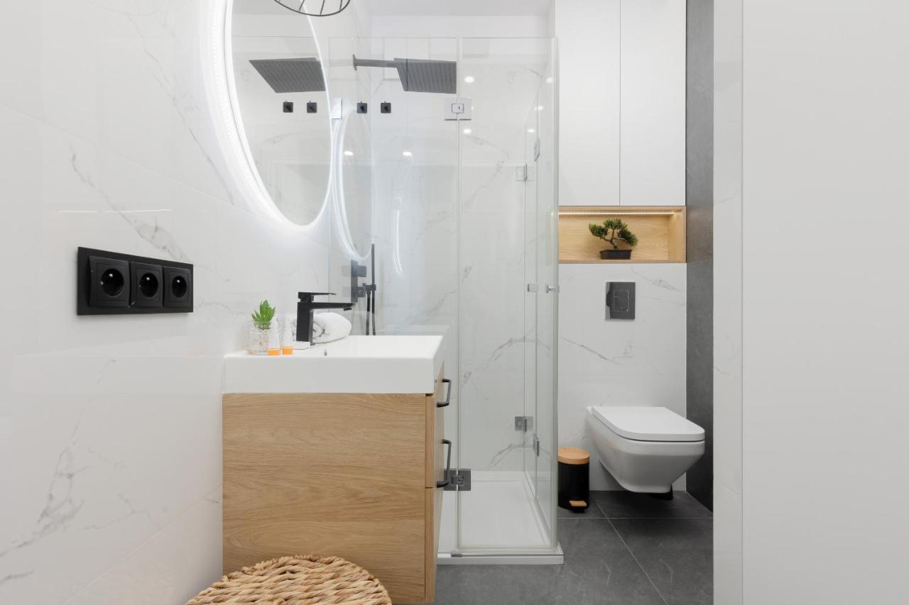Loft Apartment With Parking In Warsaw By Noclegi Renters Ngoại thất bức ảnh